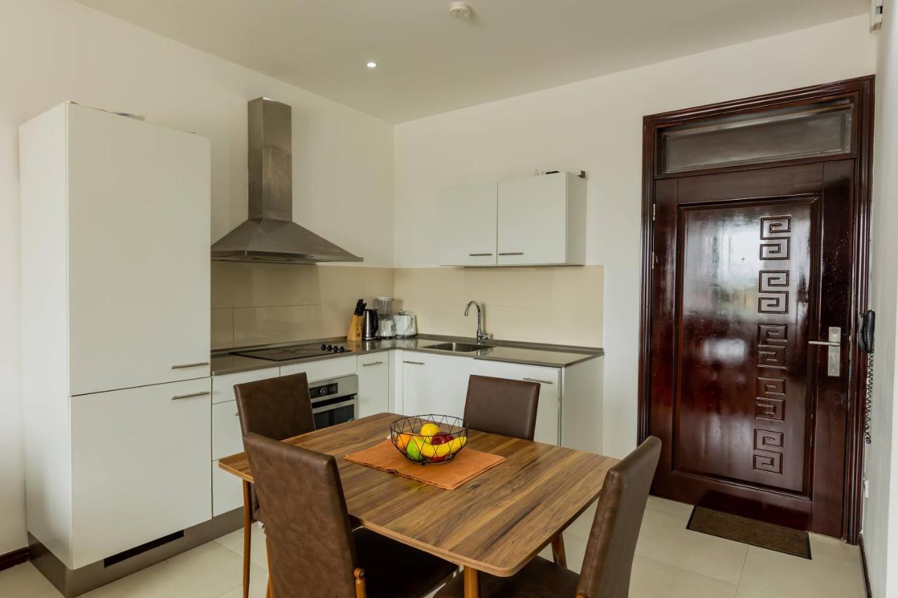 Accra Fine Suites - Henrietta's Residence Extérieur photo